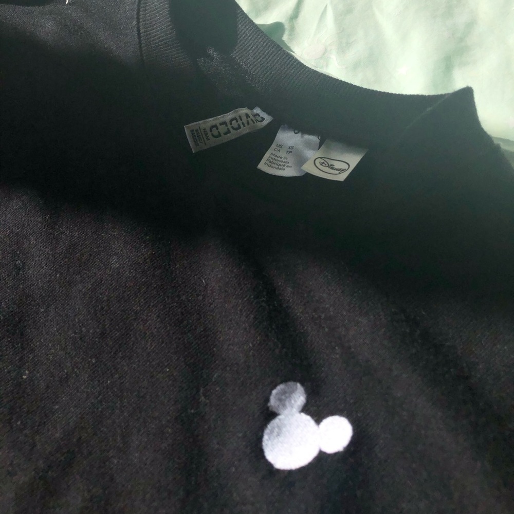 black H&M mickey mouse crewneck